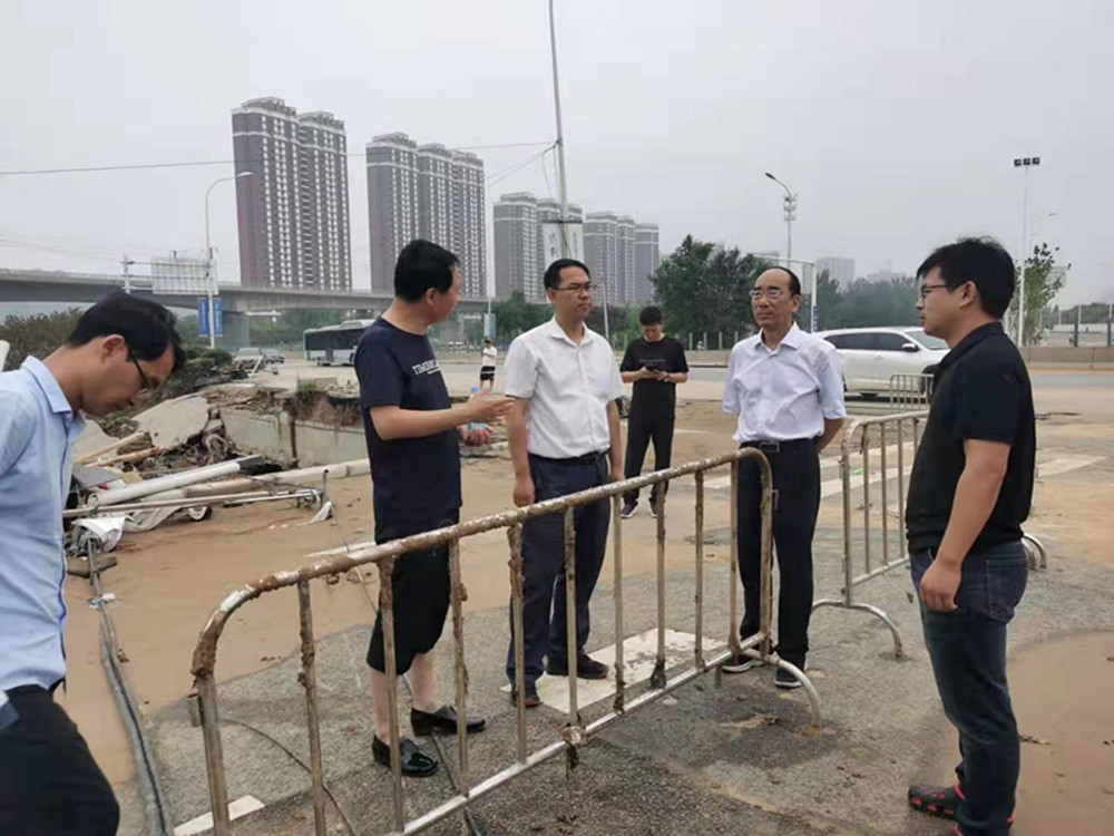 集團公司黨委書記、董事長、總經(jīng)理秦廣遠赴市政項目檢查指導災后恢復重建工作